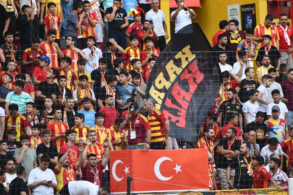KAYSERİSPOR-MUĞLASPOR MAÇI KADINLARA ÜCRETSİZ, ÖĞRENCİLERE İNDİRİMLİ