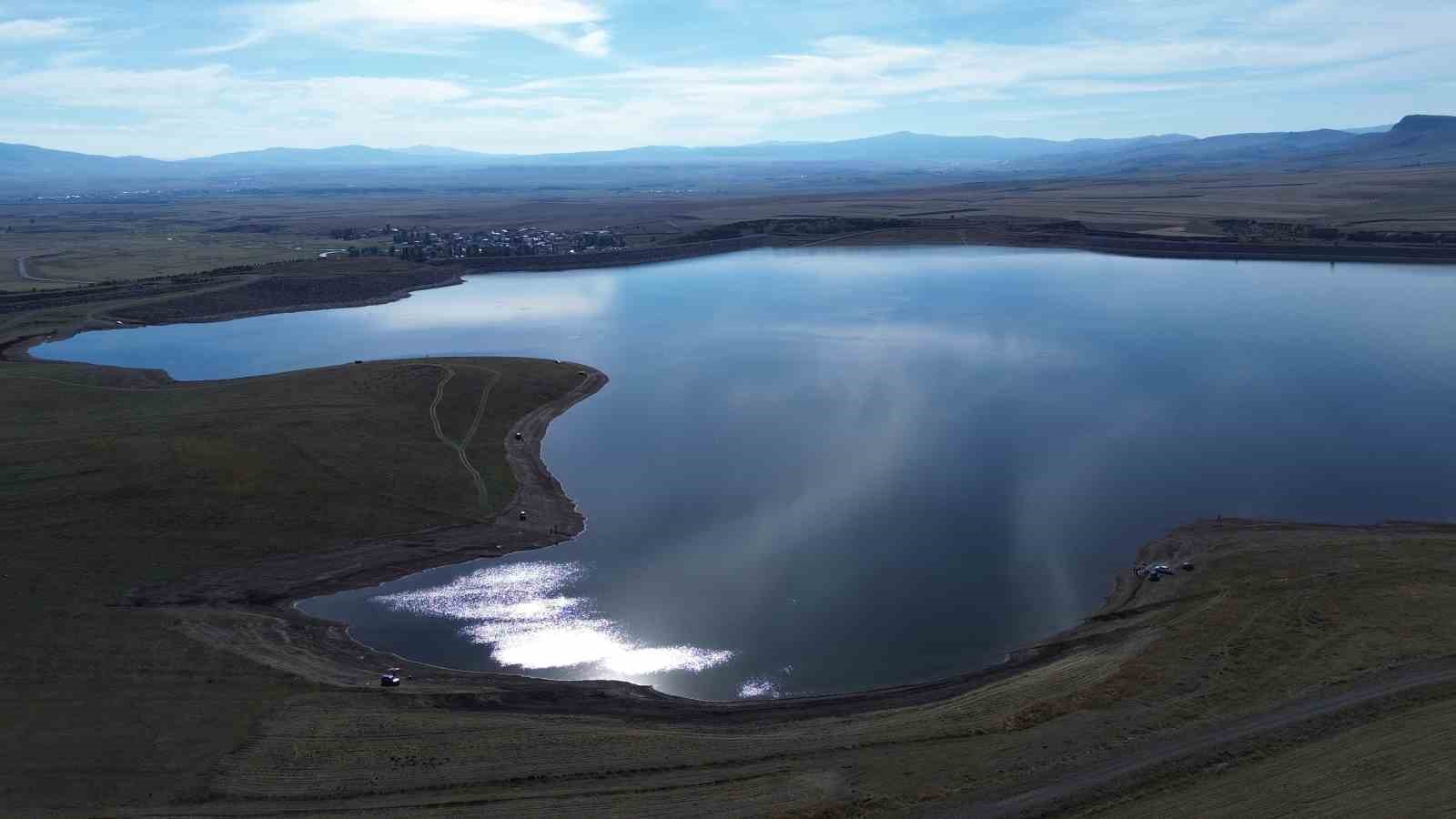 KARS’IN SU DEPOSU BAYBURT BARAJI SONBAHAR YAĞMURLARIYLA YÜZDE 80 DOLDU