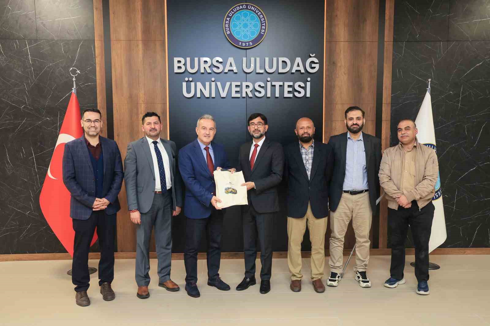 BUÜ, PAKİSTAN ÜNİVERSİTESİNE AKADEMİK DESTEK VERECEK