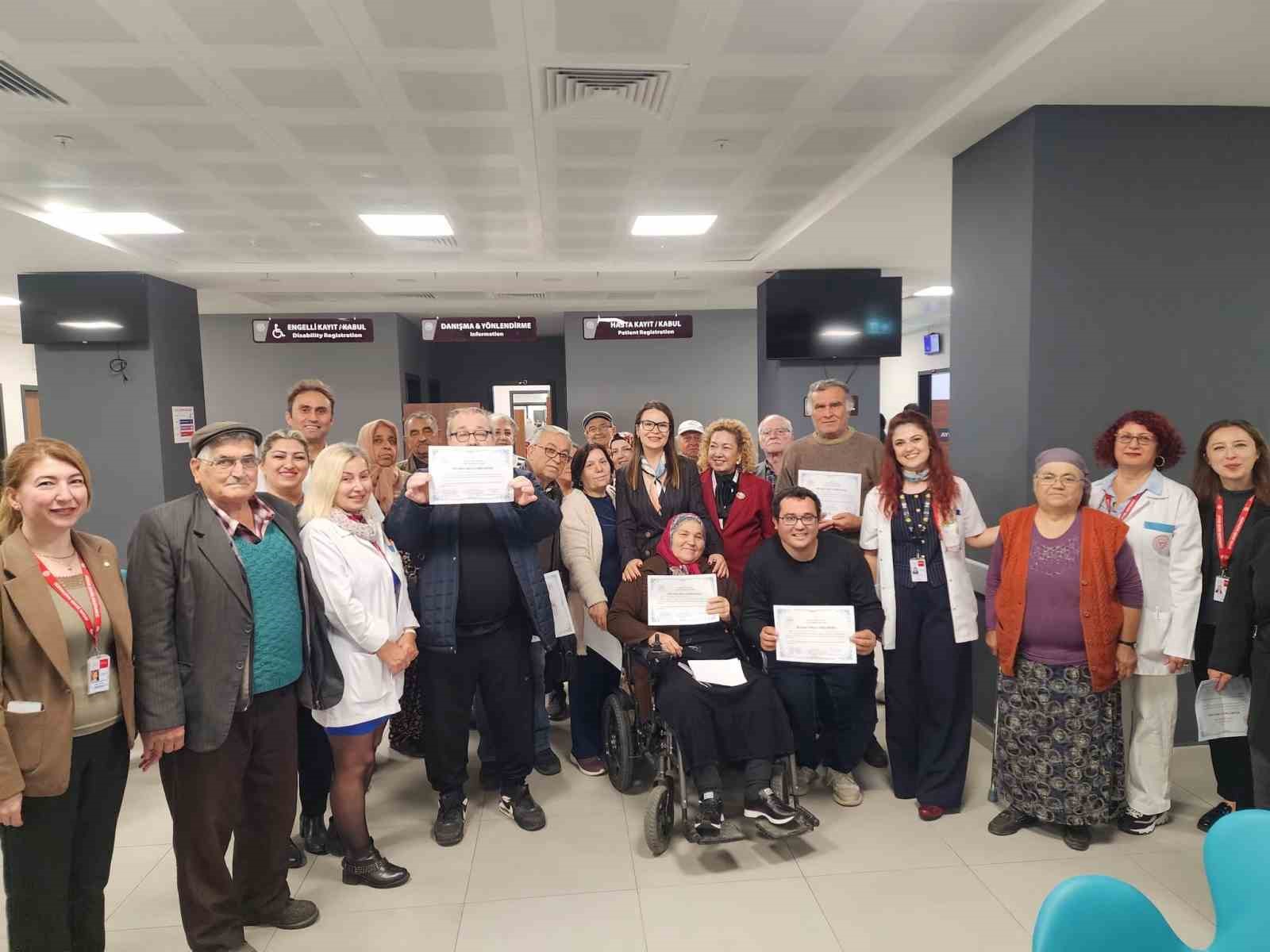 AYDIN’DA 18 DİYABET HASTASI EĞİTİMLERİNİ TAMAMLAYIP SERTİFİKA ALDI