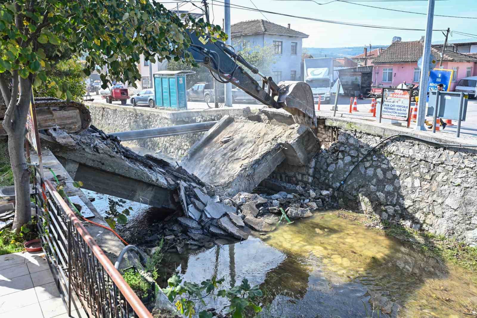 BÜYÜKŞEHİR’DEN MUDANYA’YA YENİ KÖPRÜ