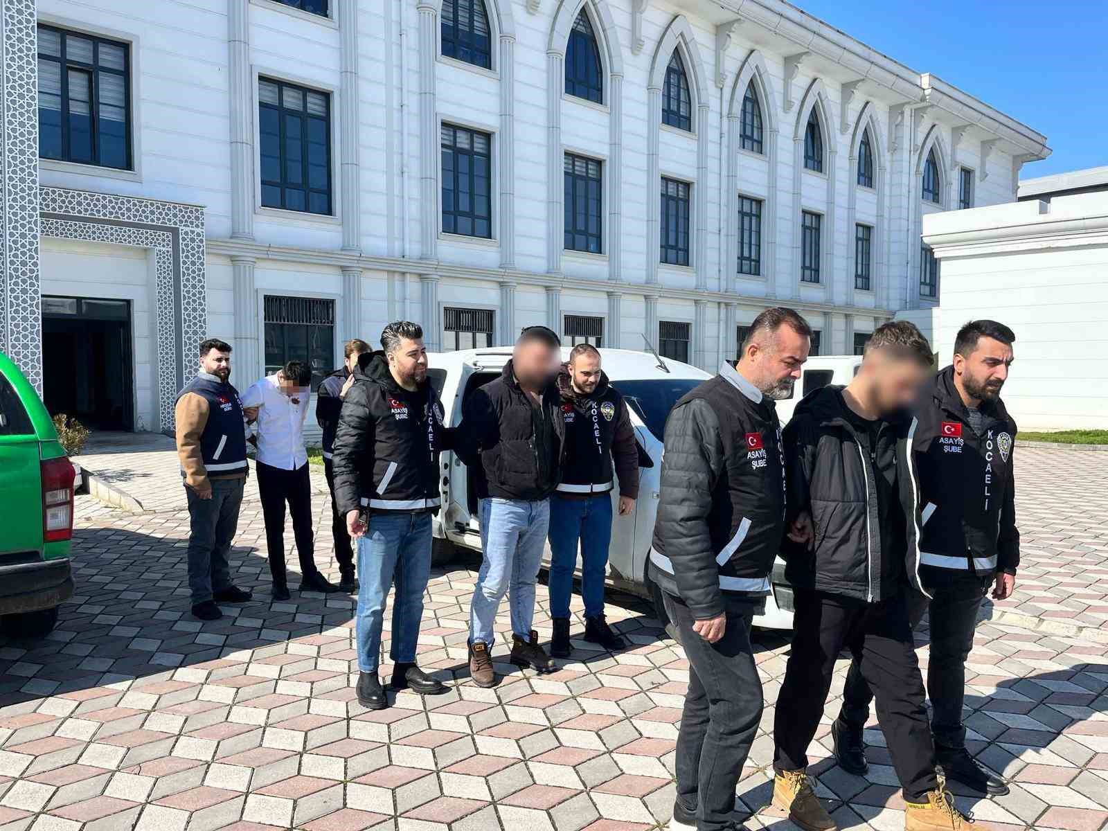 RESTORANDAKİ CİNAYETİN SEBEBİ BAKIŞMA TARTIŞMASI ÇIKTI