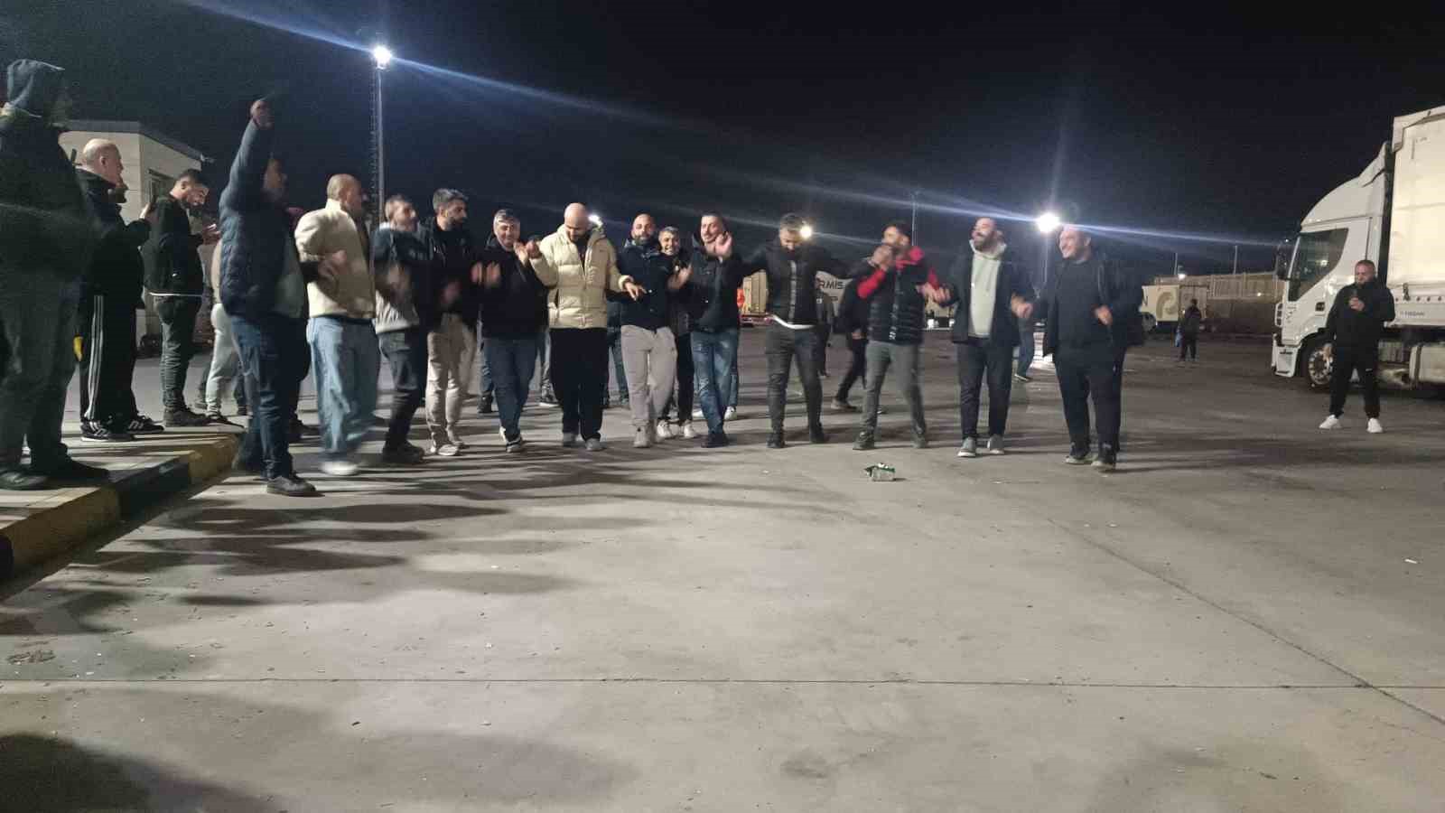 KAPIKULE VE HAMZABEYLİ’DE TIR SÜRÜCÜLERİNDEN EYLEM