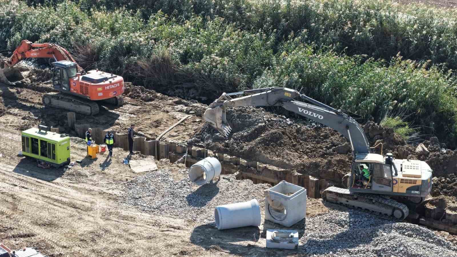 İNCİRLİOVA’DA 1,3 MİLYAR LİRALIK ALTYAPI YATIRIMI SÜRÜYOR