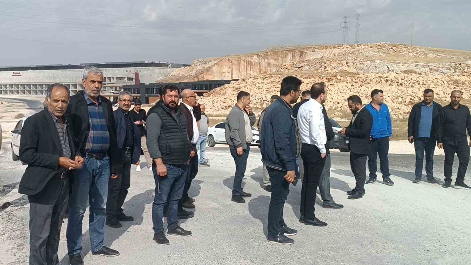 ŞANLIURFA’DA SİTE ESNAFINDAN KAVŞAK TALEBİ