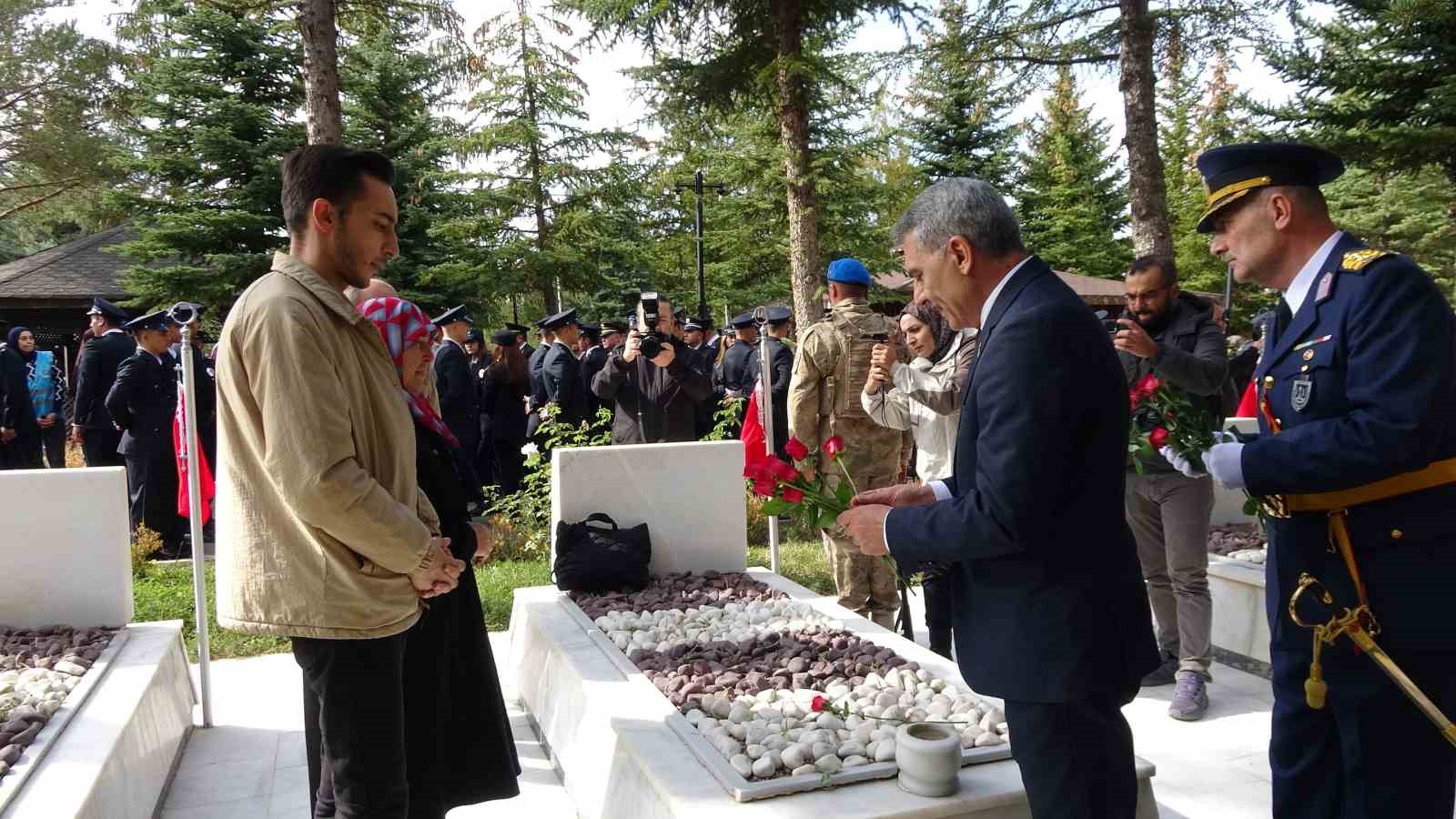 CUMHURİYET BAYRAMI’NDA ŞEHİTLER UNUTULMADI