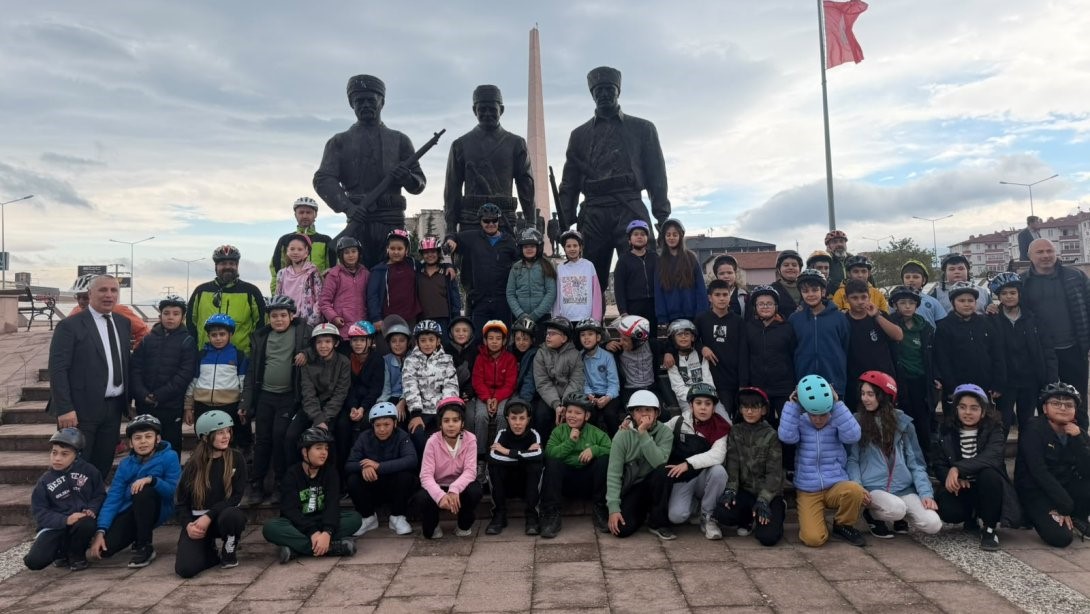 BURHANİYE’DE BİSİKLET TURU’NA 49 ÖĞRENCİ KATILDI