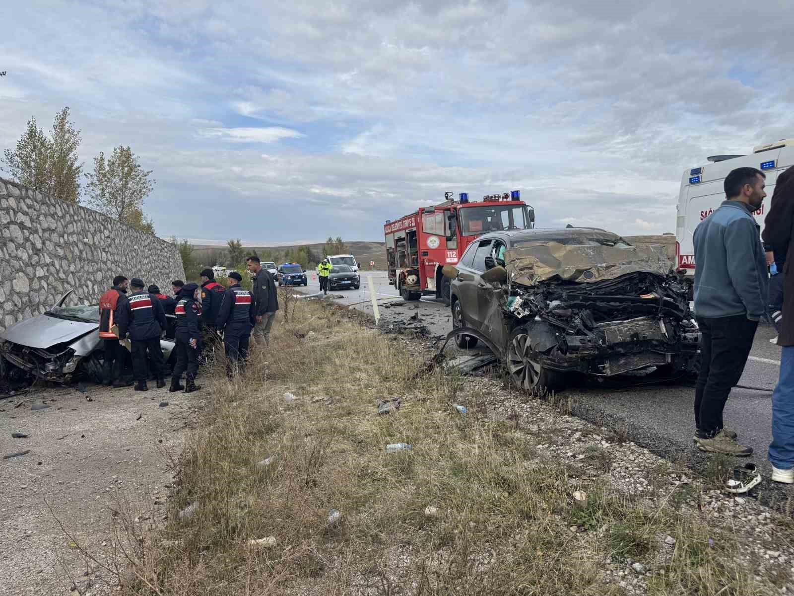 ÇORUM’DAKİ FECİ KAZADA HAYATINI KAYBEDENLERİN KİMLİKLERİ BELLİ OLDU