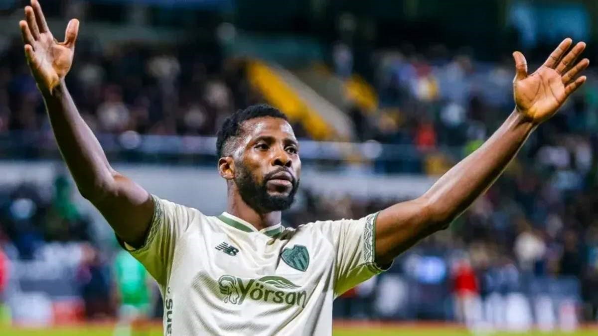 KELECHİ IHEANACHO’DAN BURSASPOR TARAFTARINA SÜPER LİG SÖZÜ