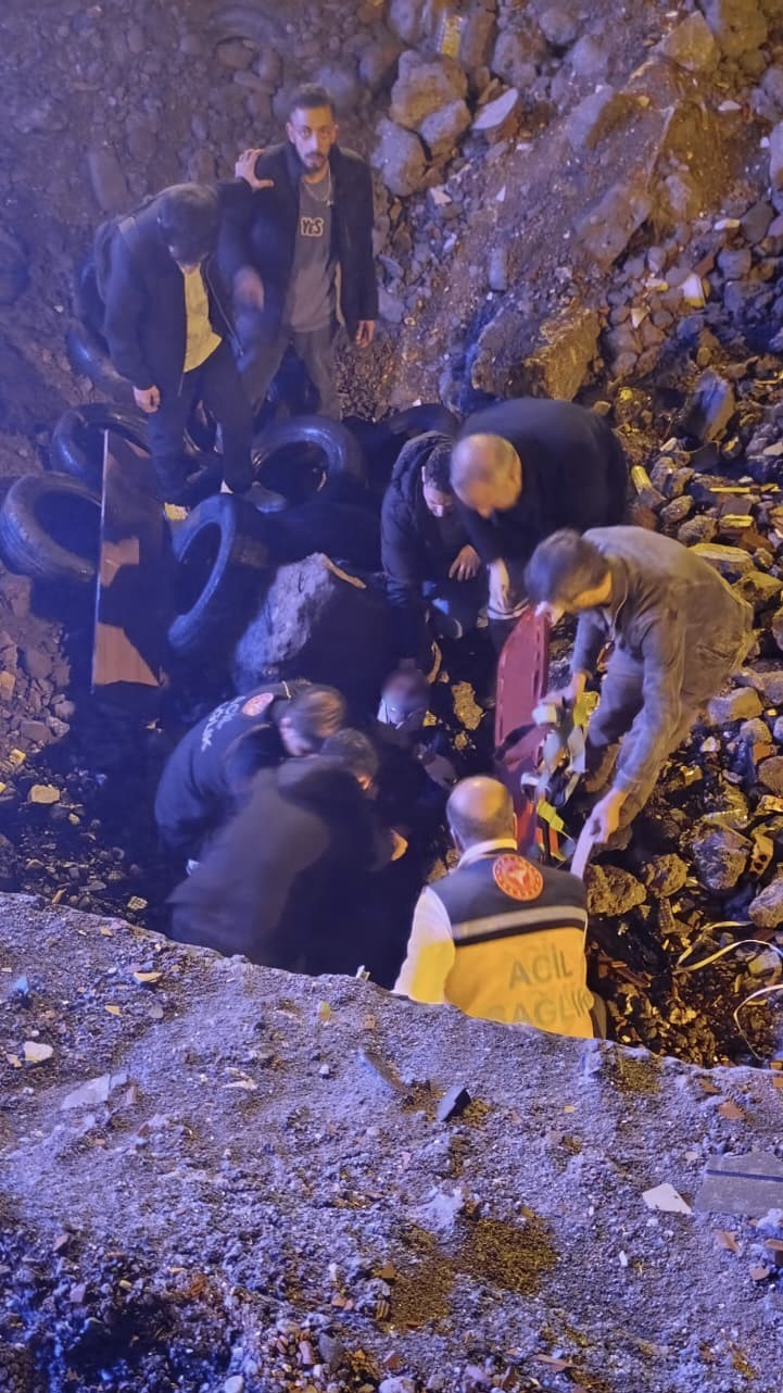 MUŞ’TA AÇIK BIRAKILAN KAZI ALANINA DÜŞEN YAŞLI ADAM YARALANDI