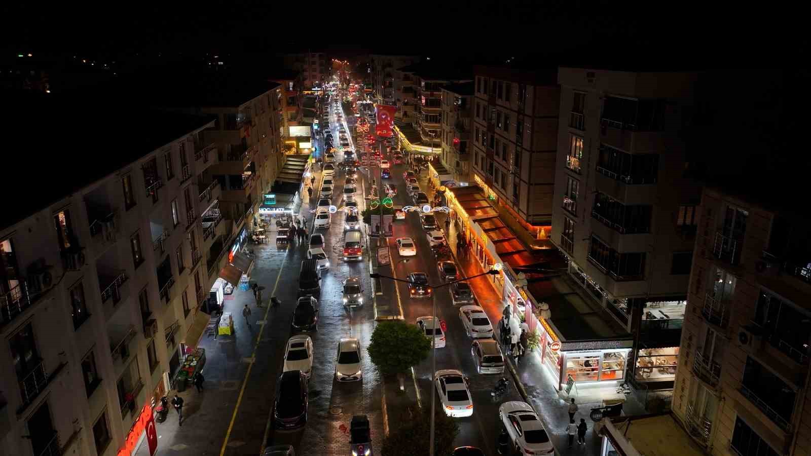 IĞDIR’DA CUMHURİYET COŞKUSU: 1000 ARAÇLIK KONVOY OLUŞTURULDU