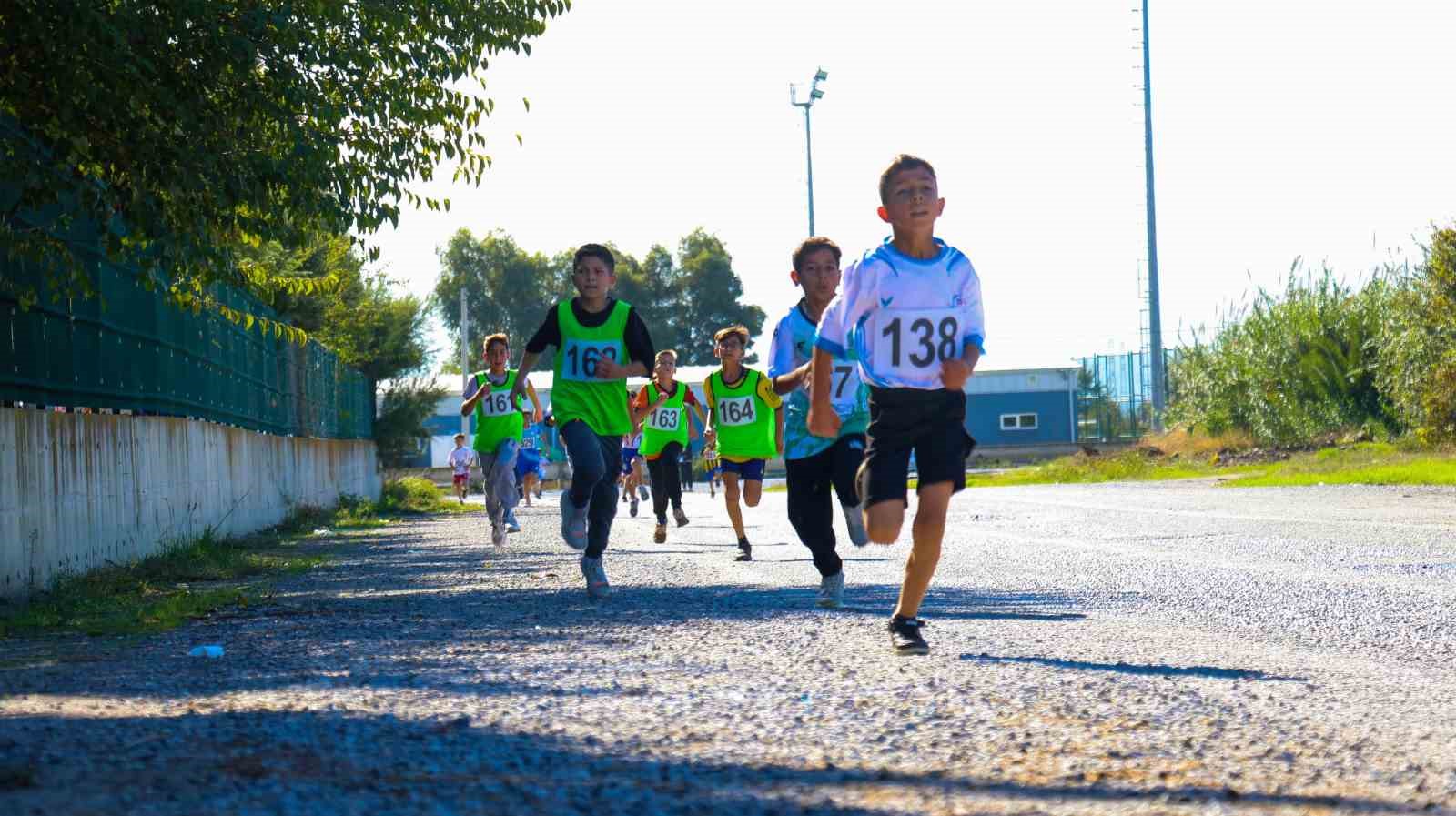 AYDIN’DA KROS HEYECANINA 281 SPORCU KATILDI