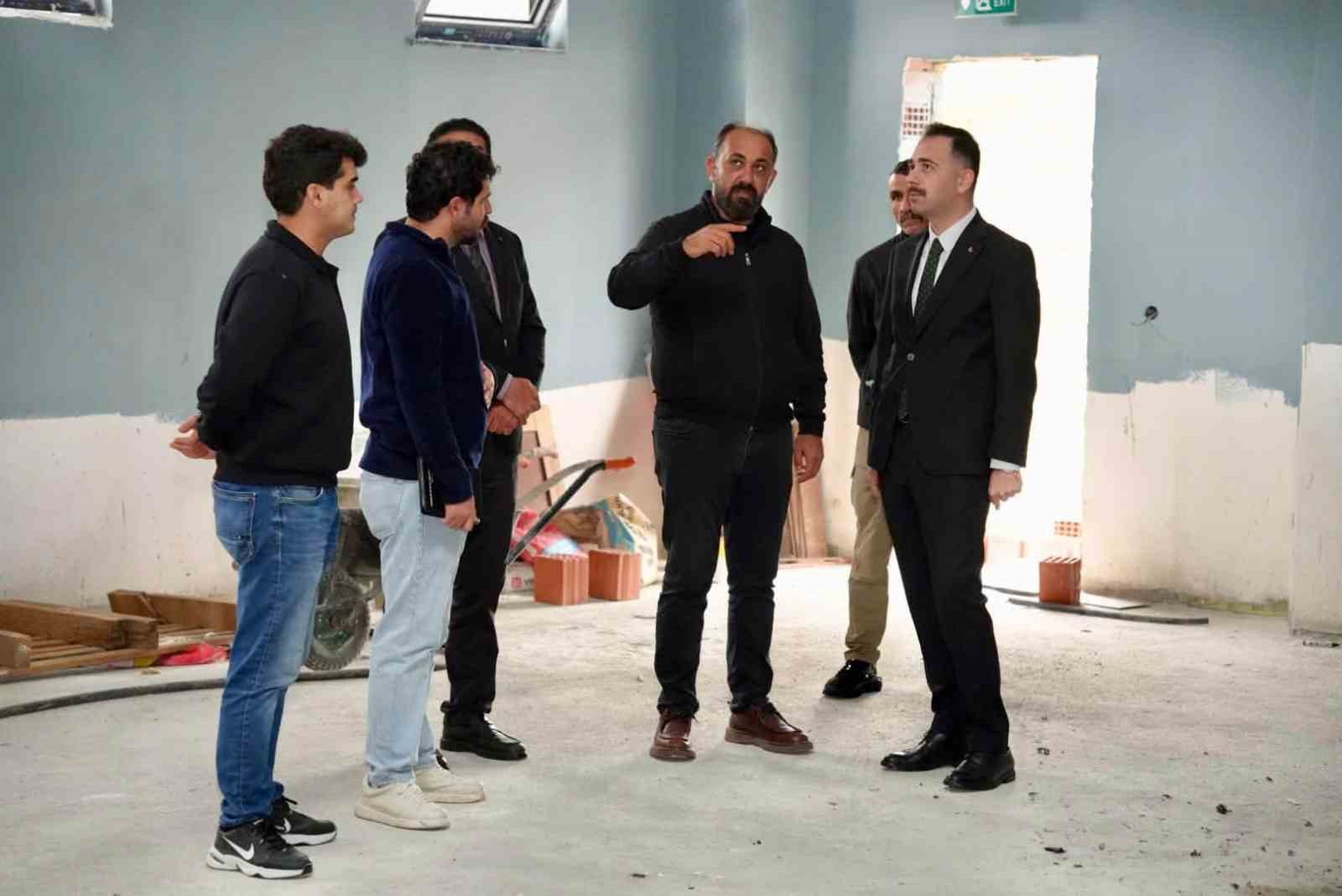 ÜZÜMLÜ’DE YAPIMI DEVAM EDEN GÜREŞ SALONUNDA İNCELEME