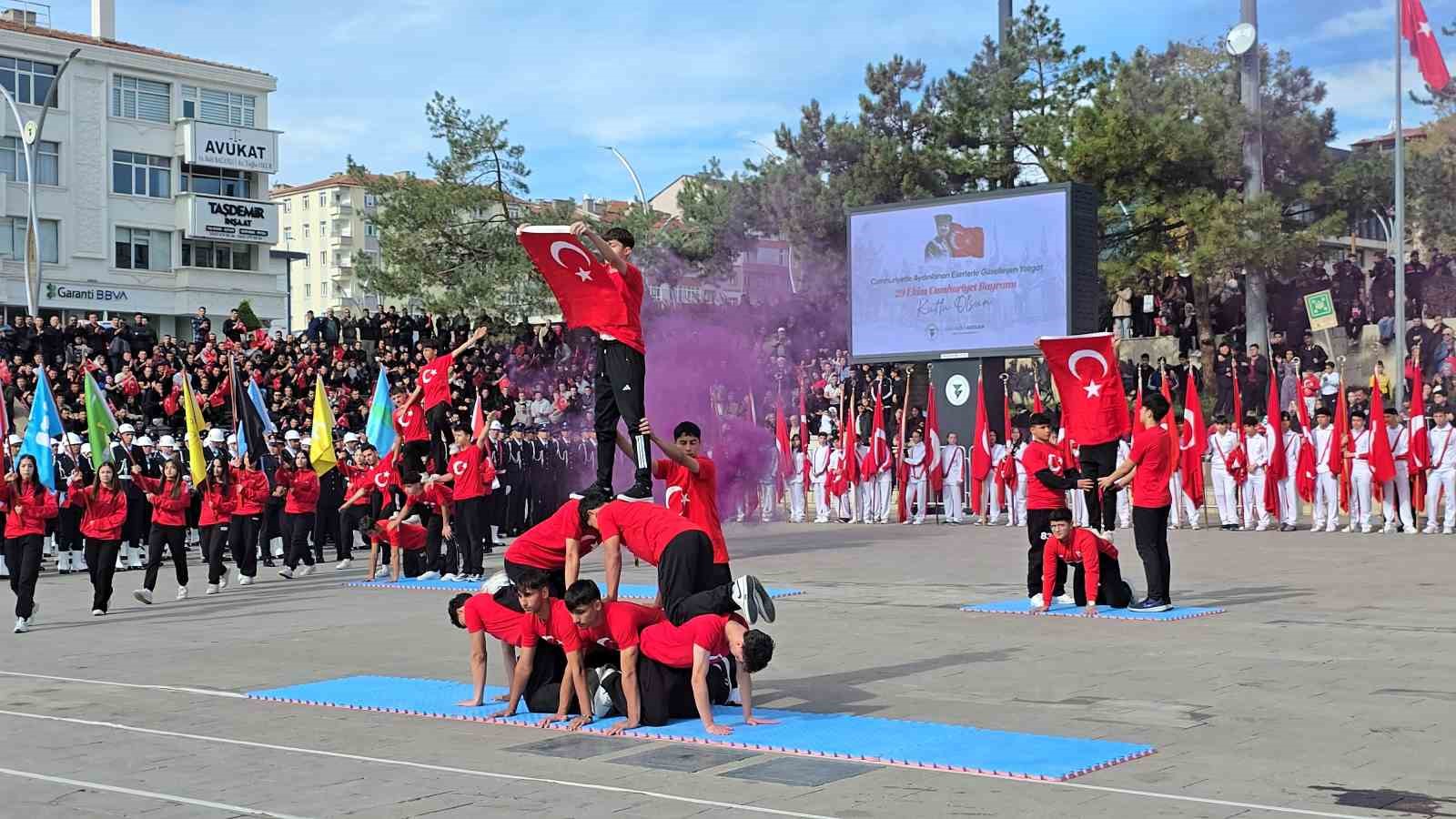 YOZGAT’TA 7’DEN 70’E CUMHURİYET BAYRAMI COŞKUSU YAŞANDI