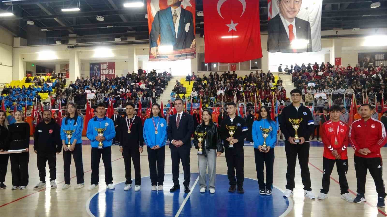 BİTLİS’TE CUMHURİYET BAYRAMI COŞKUSU