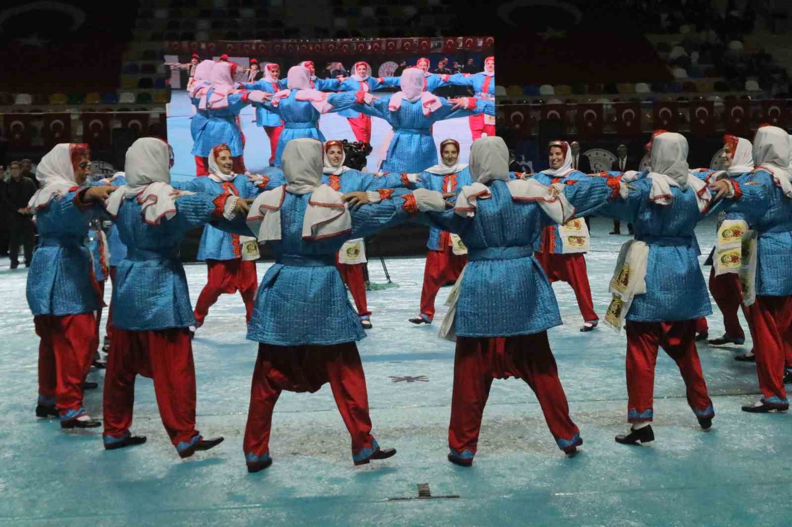 KOCAELİ’DE CUMHURİYET BAYRAMI KUTLAMALARINDA RENKLİ GÖRÜNTÜLER