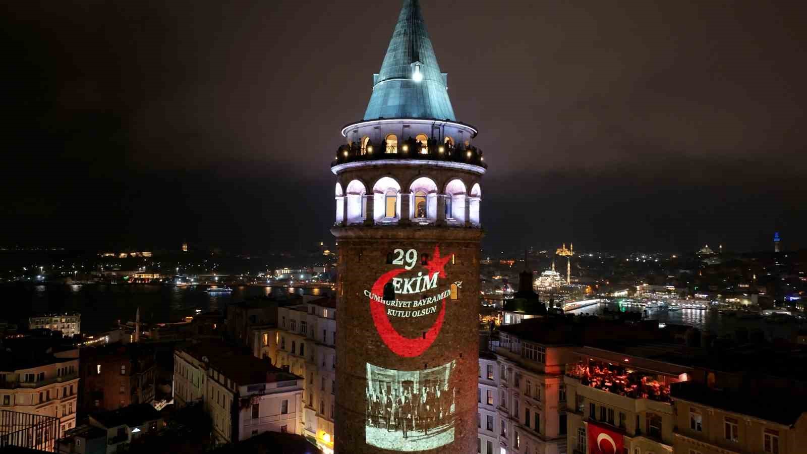 CUMHURİYET’İN 103 YILLIK IŞIĞI GALATA KULESİ’Nİ AYDINLATTI