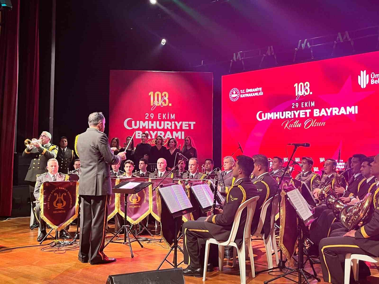 ÜMRANİYE’DE 29 EKİM, ASKERİ BANDO COŞKUSUYLA KUTLANDI
