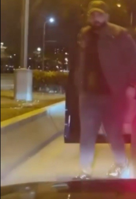 YOL KESEN TRAFİK MAGANDALARI OTOMOBİLDE BEBEK OLMASINA RAĞMEN TEHDİTLERE DEVAM ETTİ