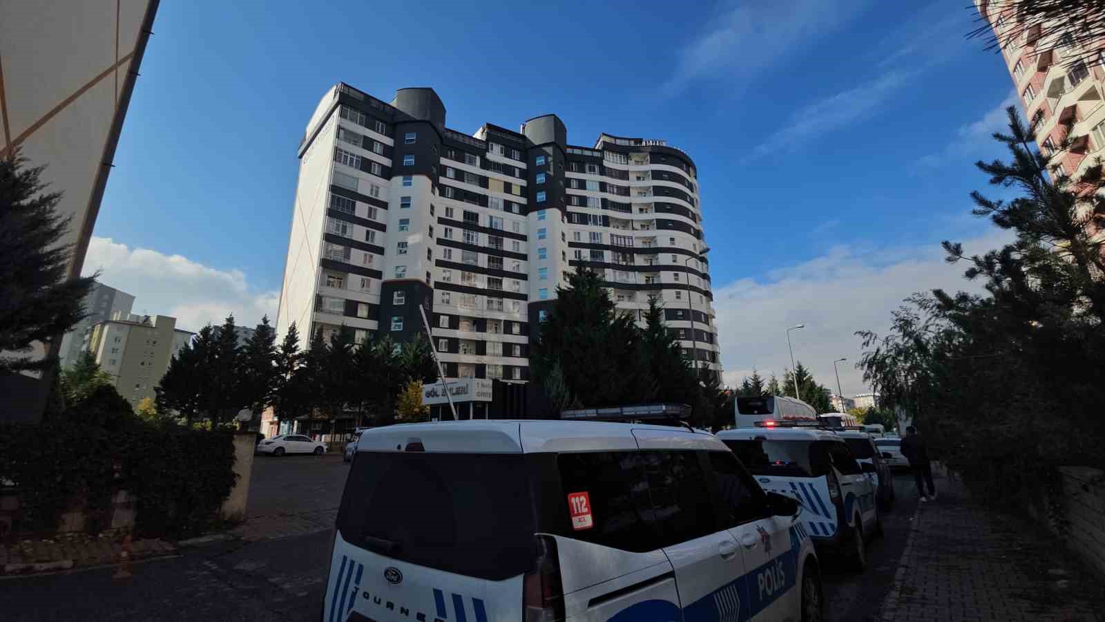 KAVGA EDEN ÇİFT BİRBİRİNİ BIÇAKLADI