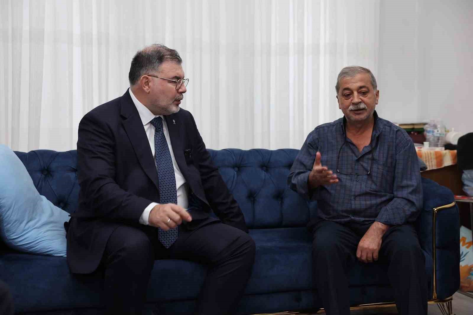 BAŞKAN SAYGILI, BAYRAKLI’DA DEPREMZEDE AİLELERİ ZİYARET ETTİ