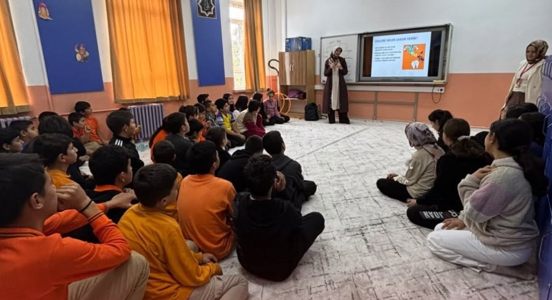 BEYŞEHİR’DE SAĞLIKLI GÜLÜŞLER İÇİN OKUL OKUL TARAMA