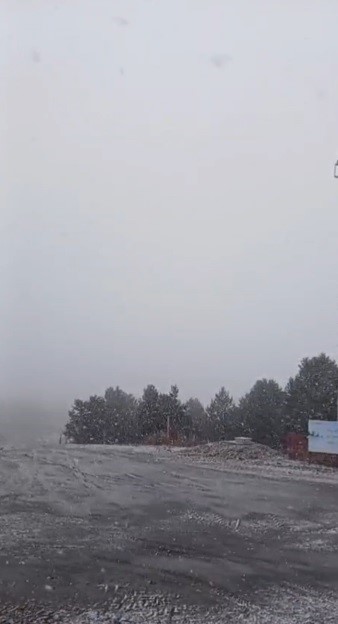 SARIKAMIŞ’TA YAĞMUR ZİRVEDE KARA DÖNÜŞTÜ