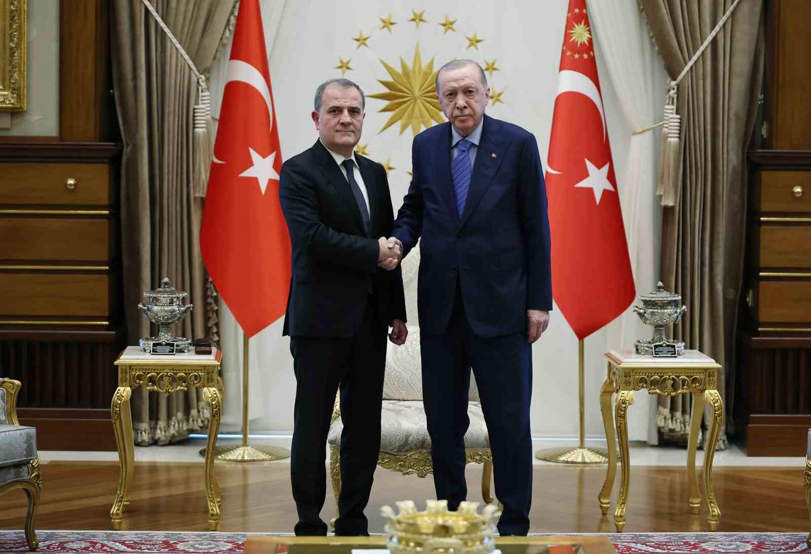 CUMHURBAŞKANI ERDOĞAN, AZERBAYCAN DIŞİŞLERİ BAKANI BAYRAMOV İLE BİR ARAYA GELDİ