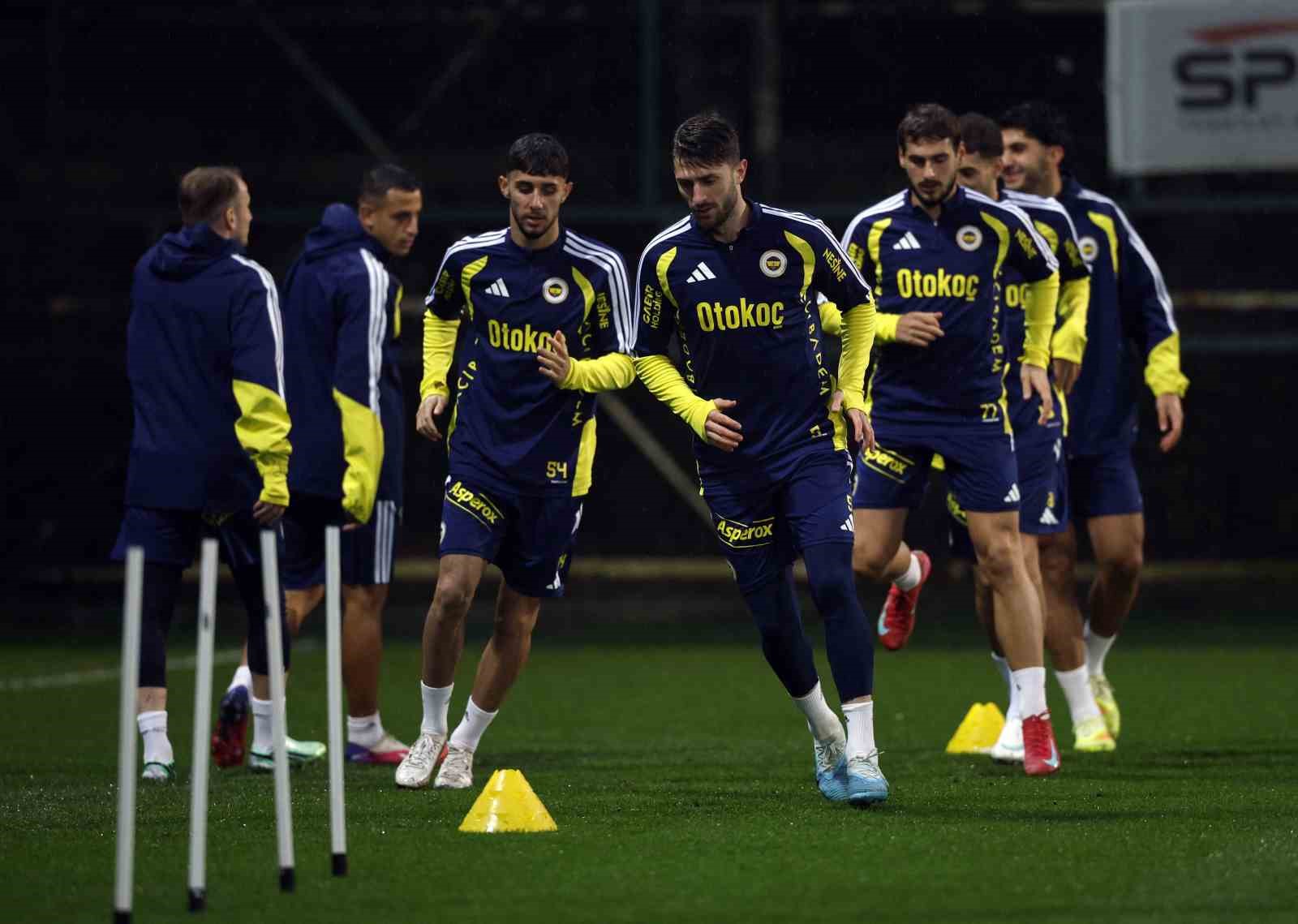 FENERBAHÇE, GÖZTEPE MAÇININ HAZIRLIKLARINI TAMAMLADI