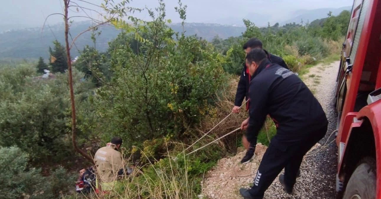 DEFNE’DE KAYALIKLARDAN DÜŞEN VATANDAŞ YARALANDI