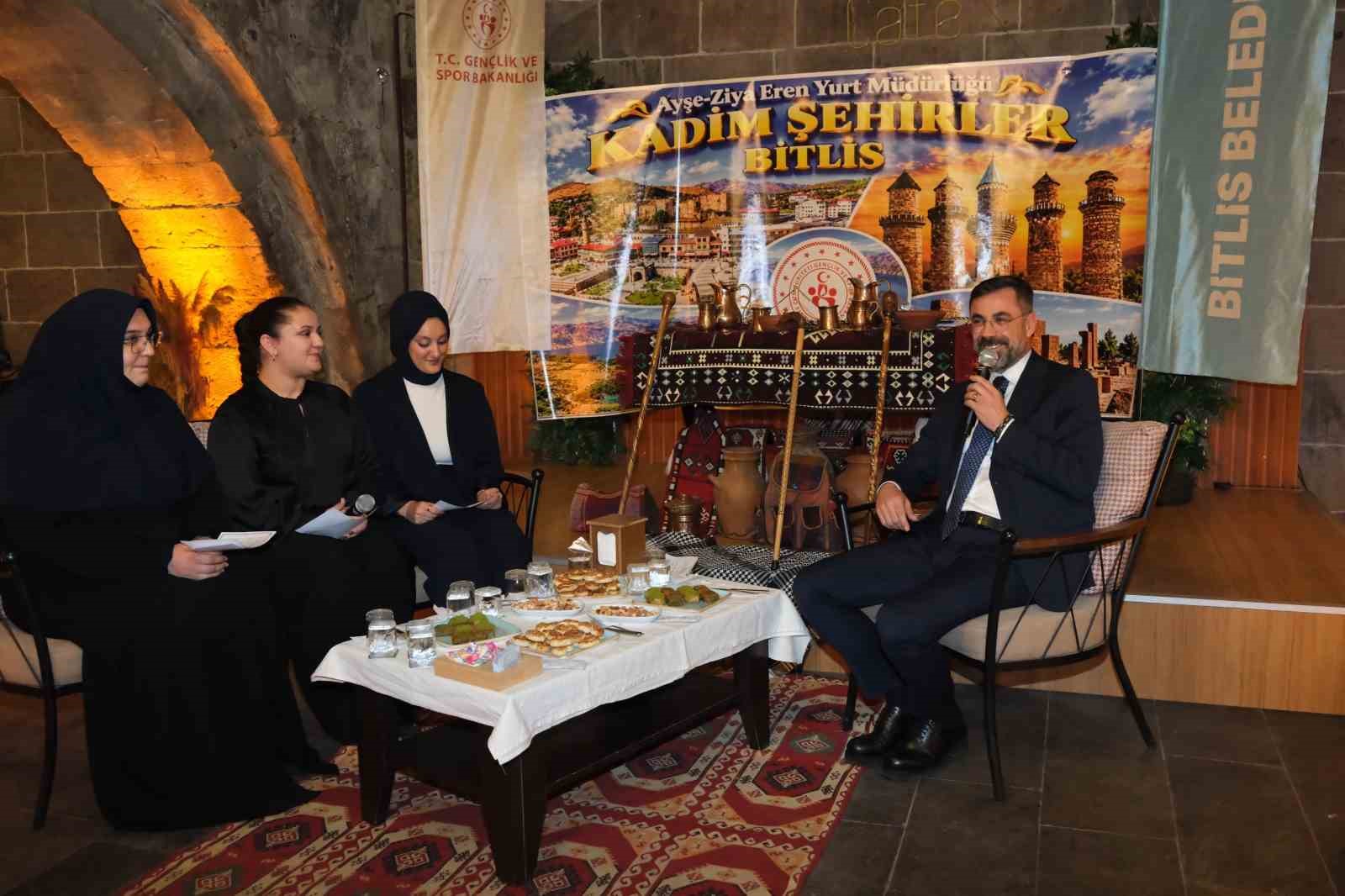 BİTLİS’TE "GENÇLİK, KÜLTÜR VE KARDEŞLİK BULUŞMASI" DÜZENLENDİ