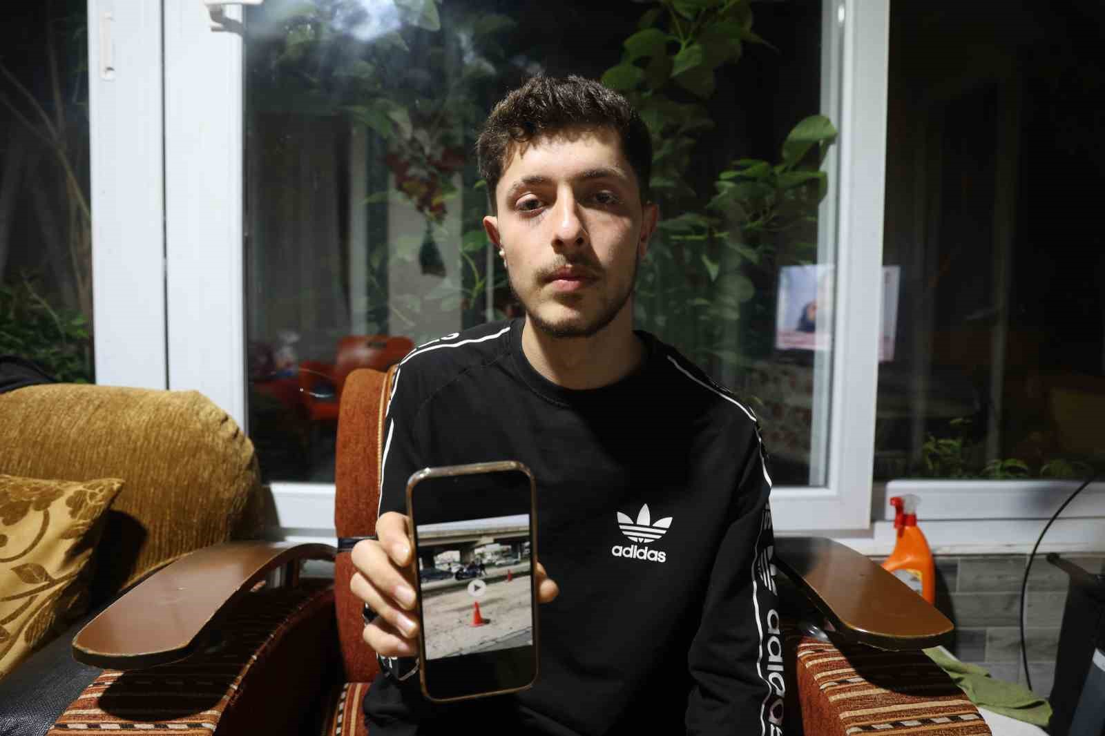 MOTOSİKLET SÜRÜCÜSÜNÜN SOPAYLA MEYDAN DAYAĞI YEDİĞİ KAVGADA, ARAÇLARINDAN İNİP KAVGAYA TUTUŞAN SÜRÜCÜLERE 360 BİN TL CEZA