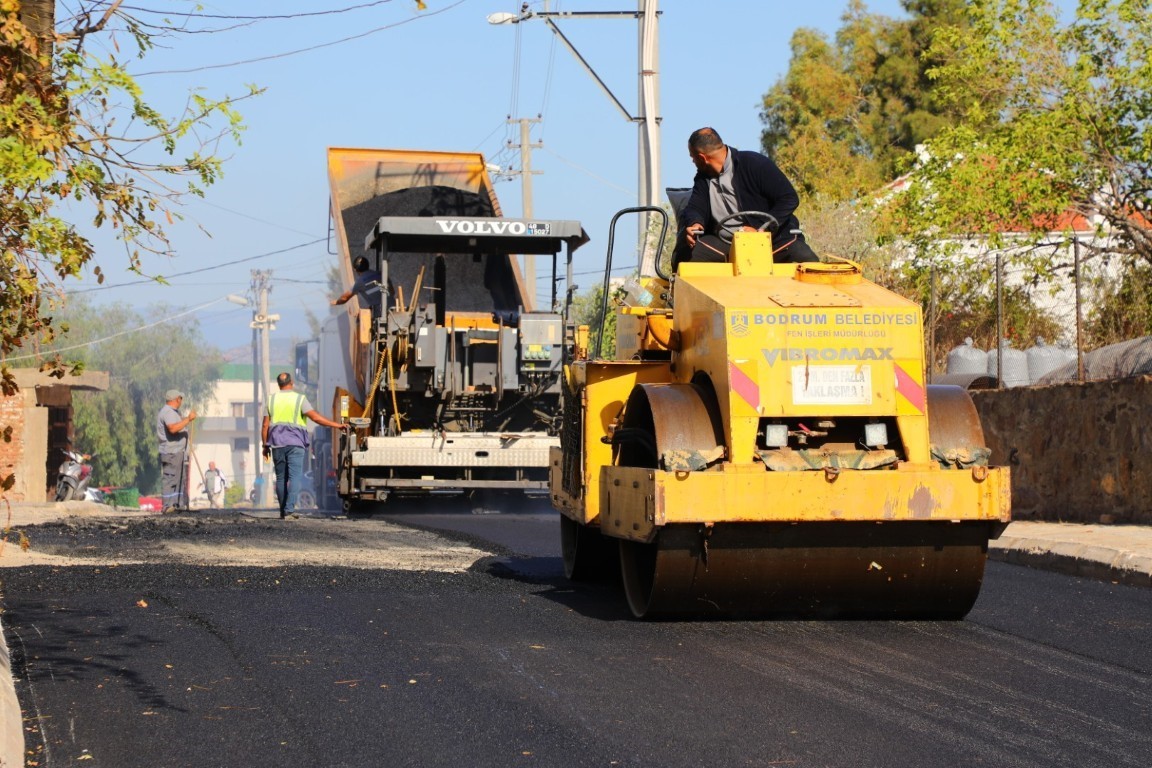 BODRUM’DA YOL ÇALIŞMALARI DÖRT MAHALLEDE SÜRÜYOR