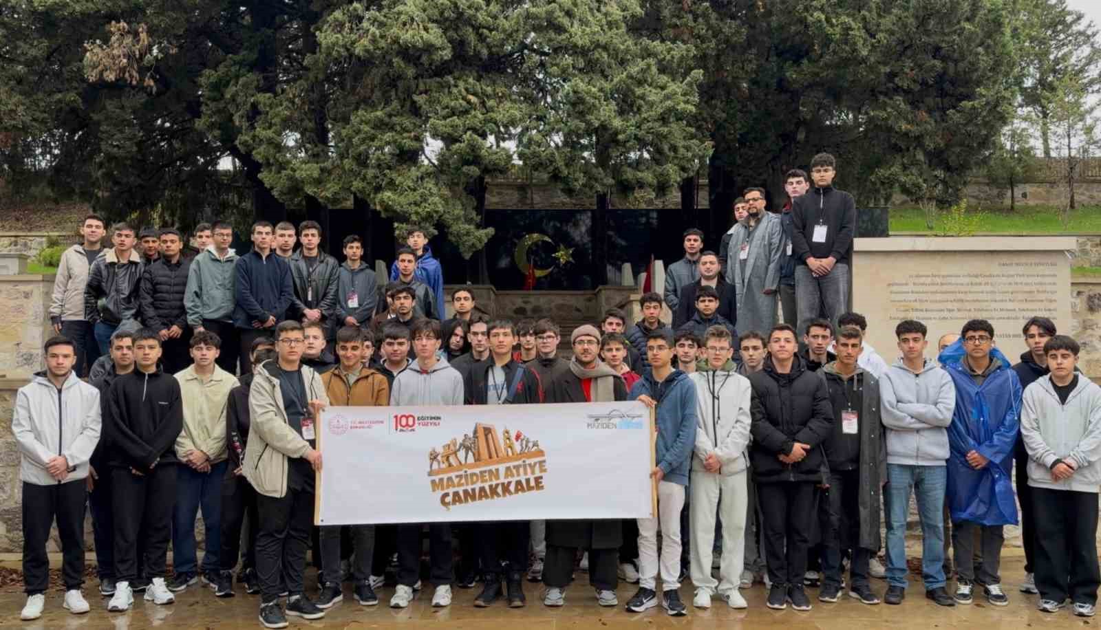 ESKİŞEHİR ÖĞRENCİLERİNİN DE KATILDIĞI "MAZİYEDEN ÂTİYE ÇANAKKALE" PROGRAMI GERÇEKLEŞTİ