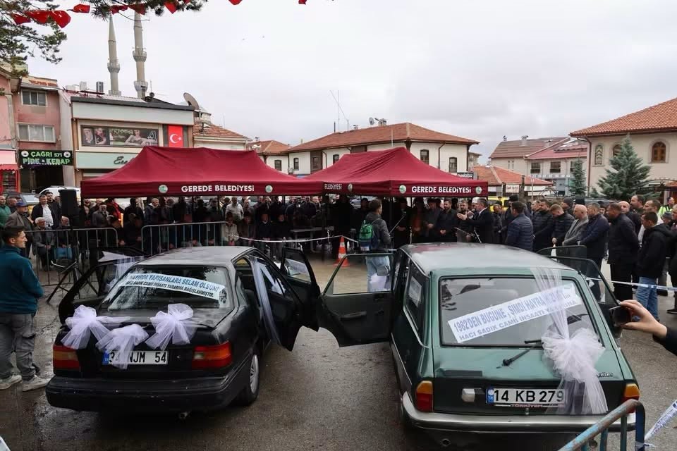 BOLU’DA CAMİ İÇİN BAĞIŞLANAN İKİ OTOMOBİL MÜZAYEDEDE 410 BİN LİRAYA SATILDI