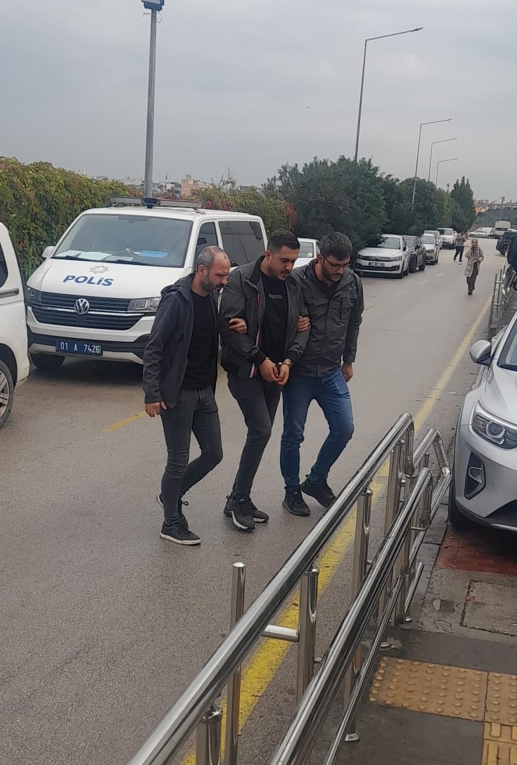 FİRARİ SUÇ ÖRGÜTÜ ÜYESİ, MİT VE POLİSİN ORTAK OPERASYONUYLA YAKALANDI