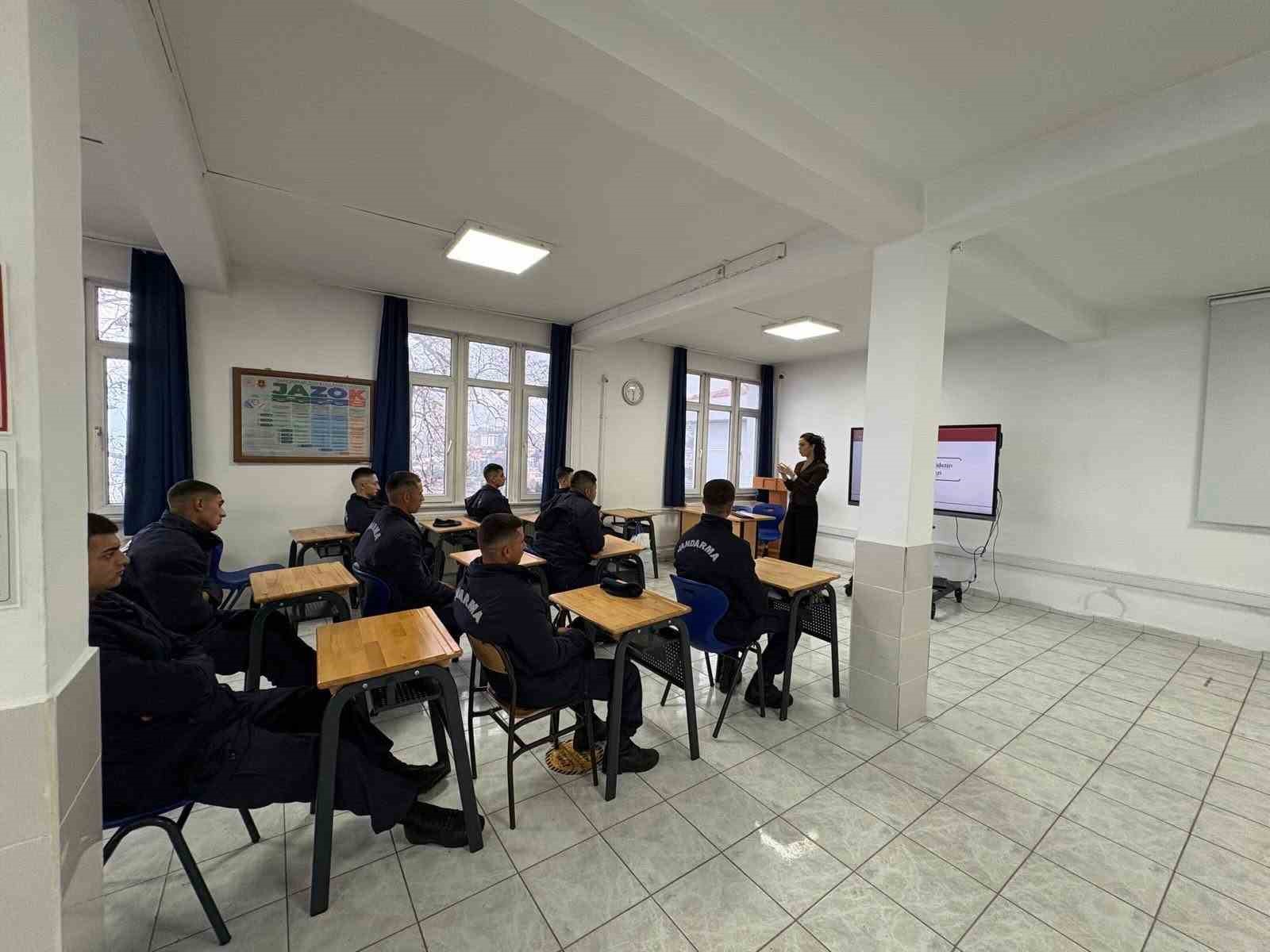 JANDARMA PERSONELİNE KADINA ŞİDDETLE MÜCADELE EĞİTİMİ