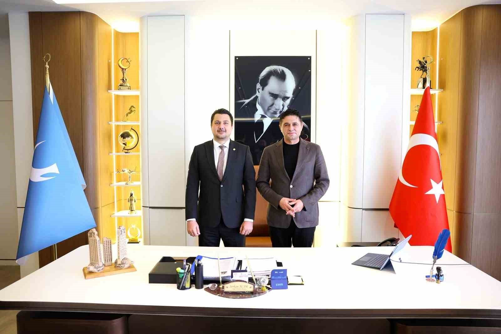 İZMİR BAROSU BAŞKANI SERHAT SÖKMEN VE YÖNETİMİNDEN BAŞKAN SERKAN ACAR’A ZİYARET