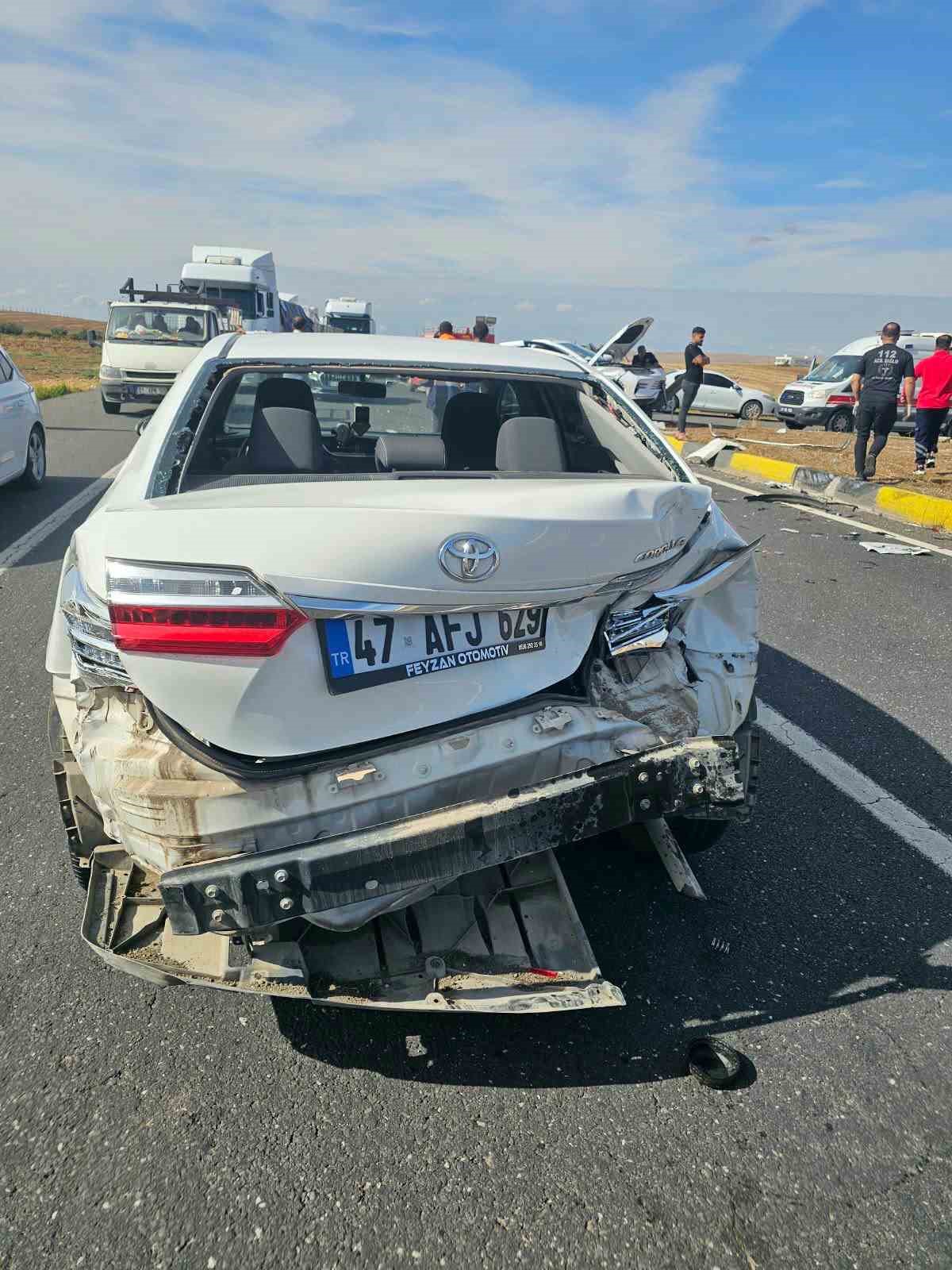 MARDİN’DE ZİNCİRLEME TRAFİK KAZASI: 5 YARALI