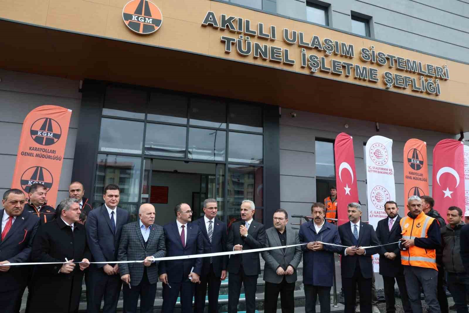 ERZURUM’DA AKILLI ULAŞIM SİSTEMLERİ MERKEZİ HİZMETE AÇILDI