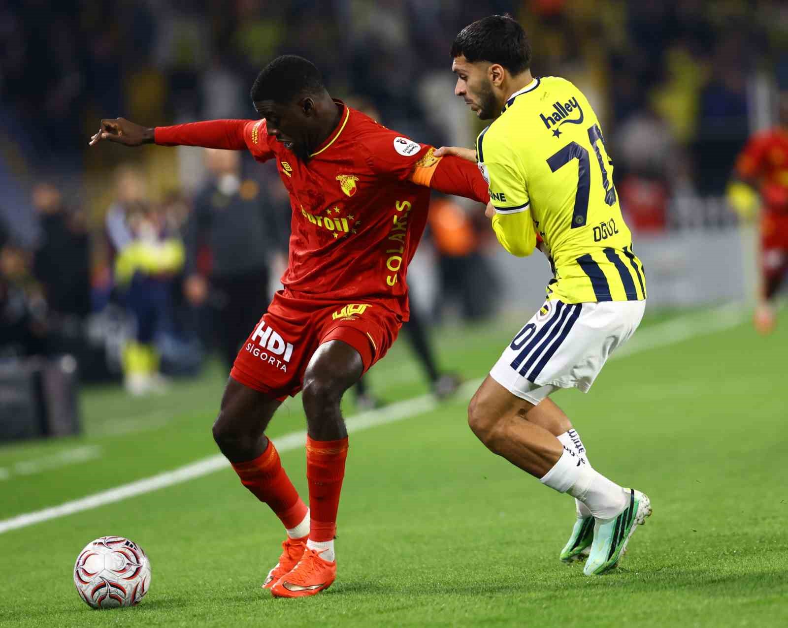 TRENDYOL SÜPER LİG: FENERBAHÇE: 0 - GÖZTEPE: 0 (MAÇ DEVAM EDİYOR)