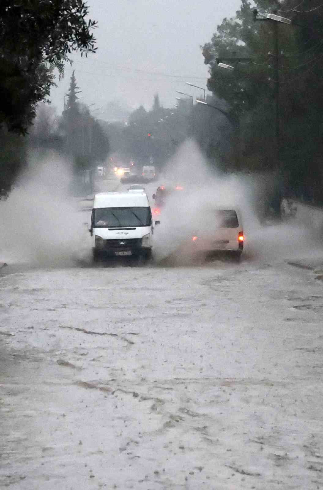 MUĞLA’YA ŞİDDETLİ YAĞIŞ UYARISI