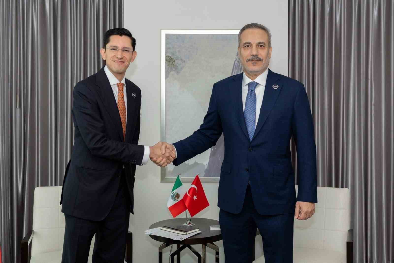 BAKAN FİDAN, MEKSİKA DIŞİŞLERİ BAKANI ALVAREZ İLE BİR ARAYA GELDİ