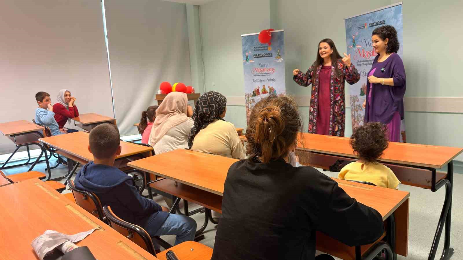 KAHRAMANMARAŞ’TA HİKÂYE ANLATICILARI OKUL, HASTANE VE HUZUREVLERİNDE VATANDAŞLARLA BULUŞTU