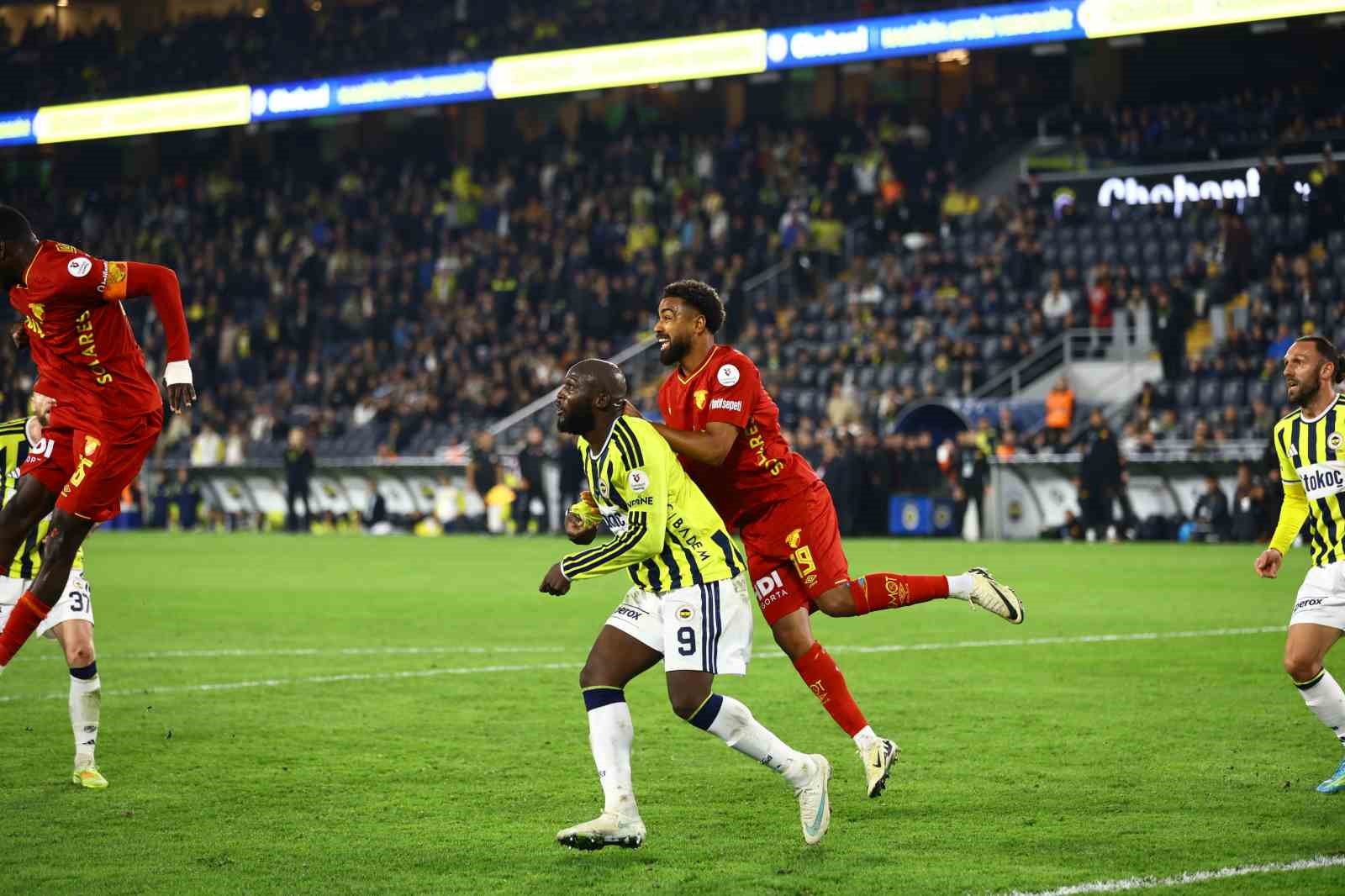 TRENDYOL SÜPER LİG: FENERBAHÇE: 1 - GÖZTEPE: 2 (MAÇ SONUCU)