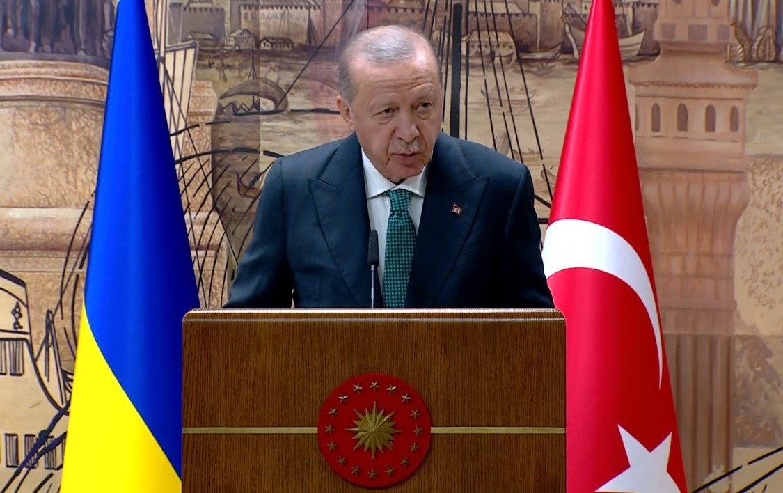 CUMHURBAŞKANI ERDOĞAN: "UKRAYNA’DAKİ BARIŞIN SAĞLANMASINA YÖNELİK SON DÖNEMDE ARTAN ÇABALARI VE KARADENİZ’DEKİ GÜVENLİK DURUMUNU ETRAFLICA ELE ALDIK"