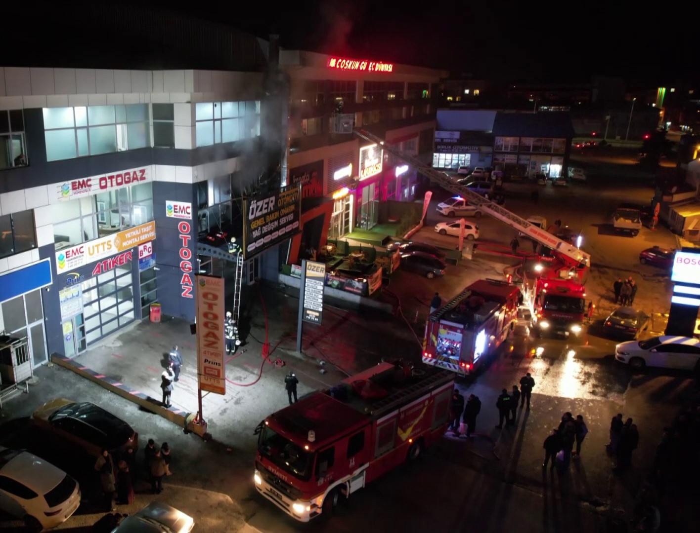 ERZURUM’DA SANAYİ SİTESİNDE KORKUTAN YANGIN: İTFAİYE FACİAYI ÖNLEDİ
