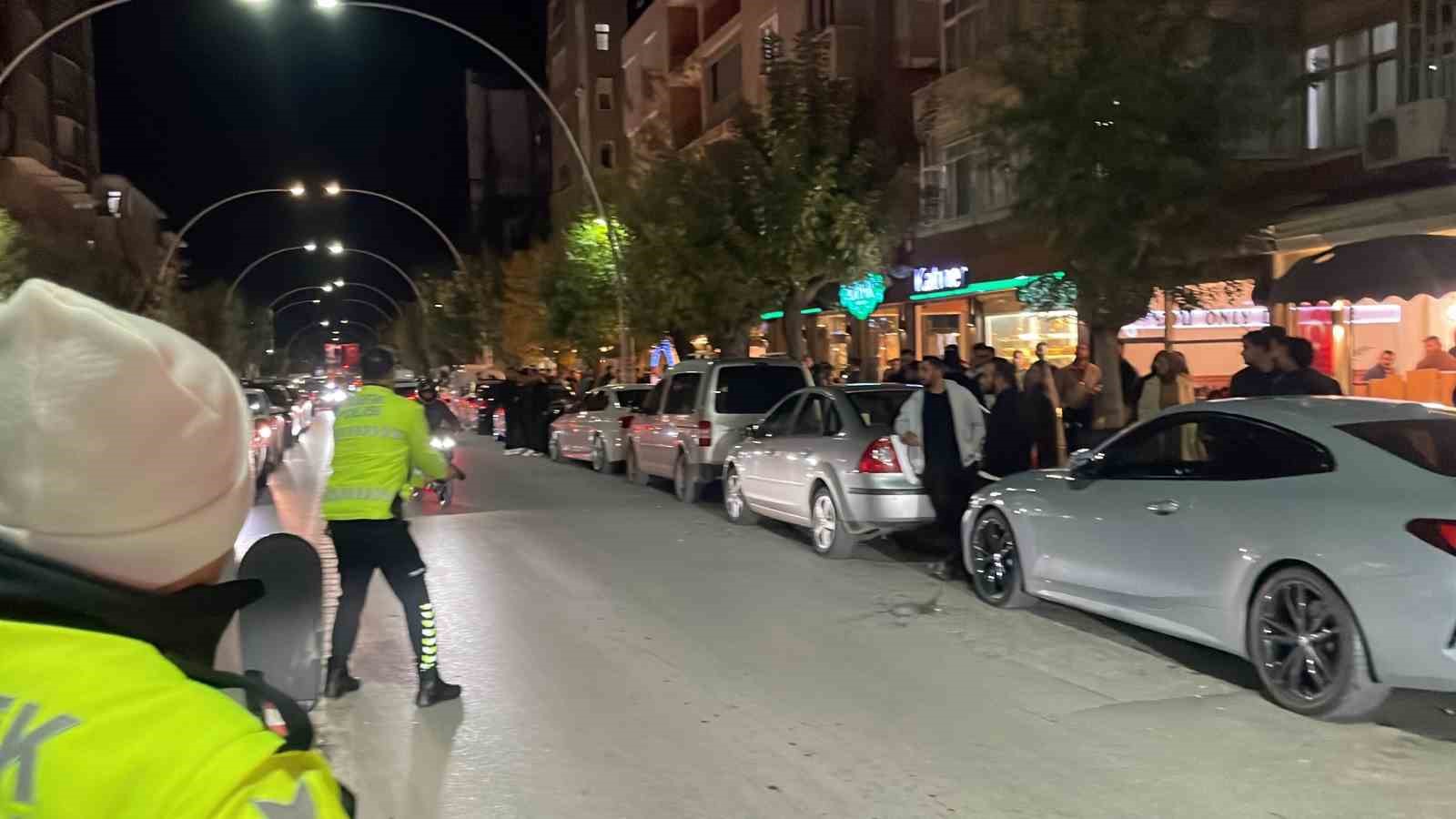 KARAMAN’DA POLİSTEN KAÇAN MOTOSİKLETLİYE 320 BİN LİRA CEZA: KOVALAMACA ANLARI KAMERADA